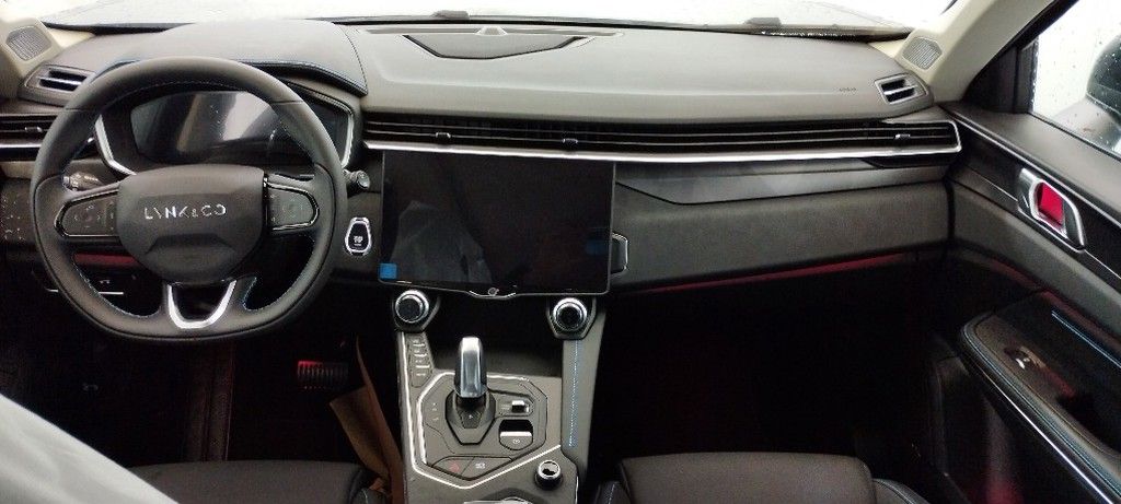 לינק אנד קו 01