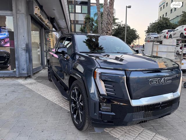 ג'י.אם.סי סיירה EV