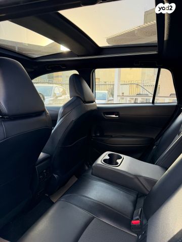 טויוטה קורולה קרוס