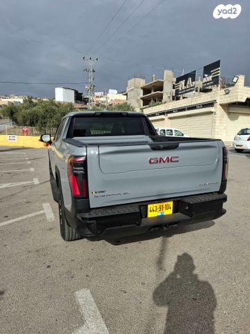 ג'י.אם.סי סיירה EV