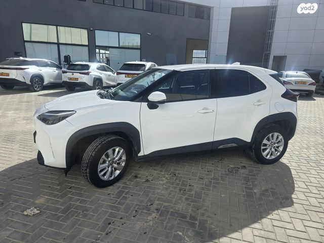 טויוטה יאריס קרוס