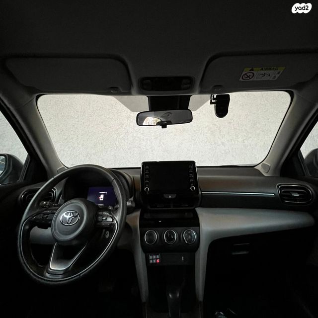 טויוטה יאריס קרוס