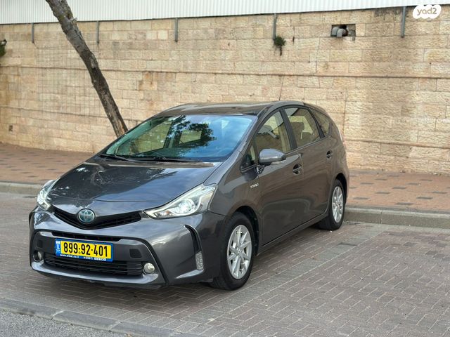 טויוטה פריוס פלוס