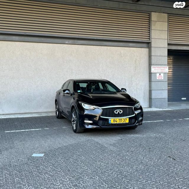 אינפיניטי Q30