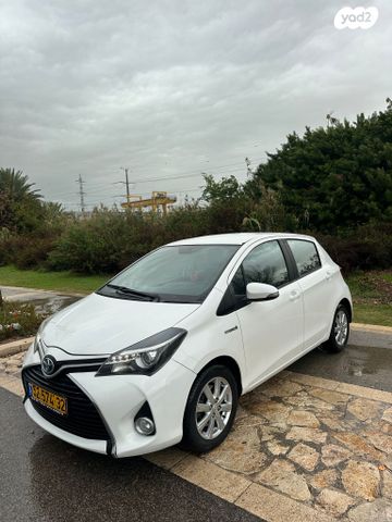 טויוטה יאריס