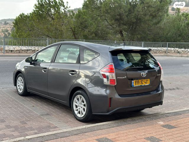 טויוטה פריוס פלוס