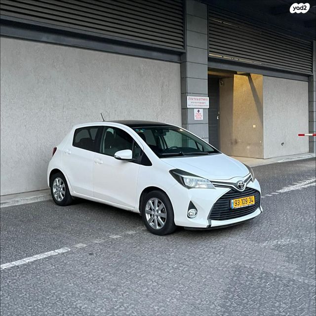 טויוטה יאריס