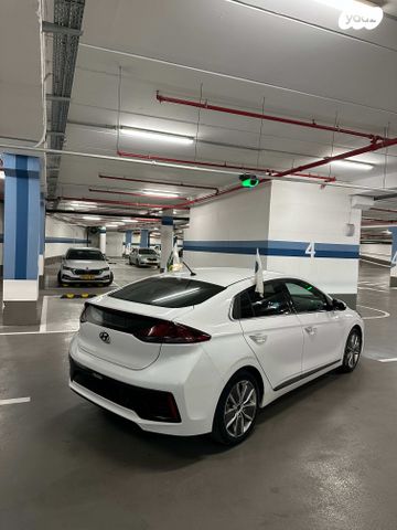 יונדאי איוניק