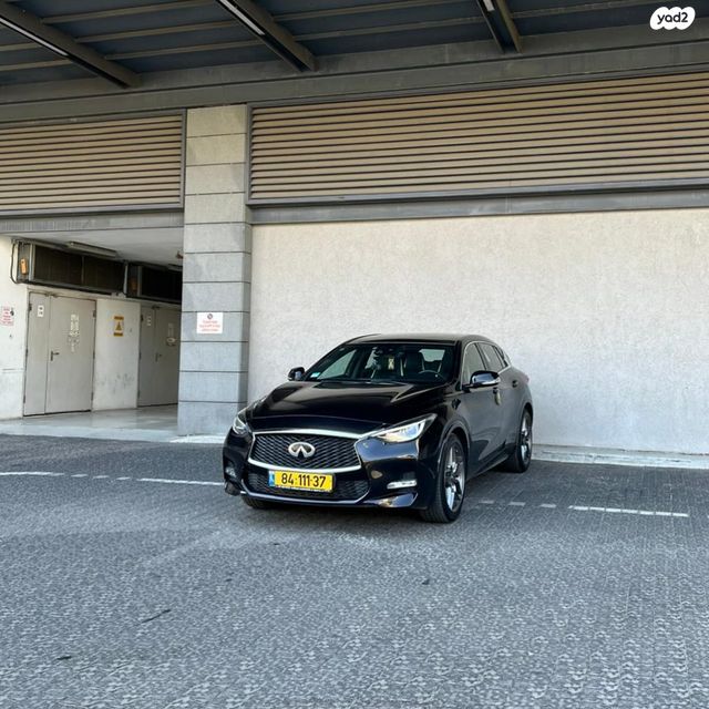 אינפיניטי Q30