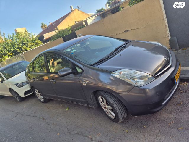 טויוטה פריוס