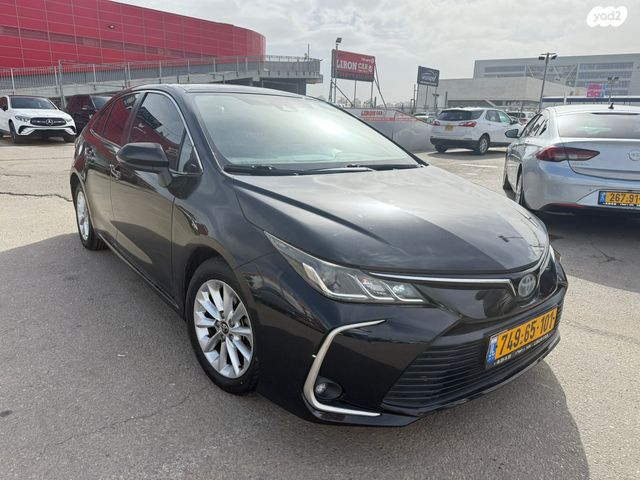 טויוטה קורולה