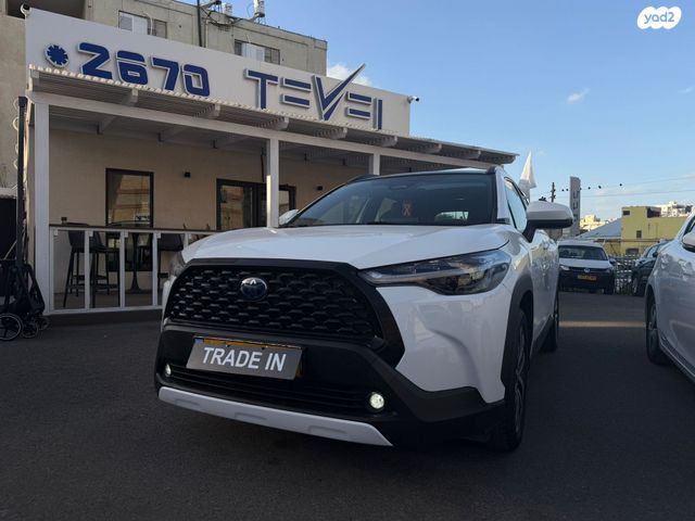 מודעת רכב טויוטה קורולה קרוס