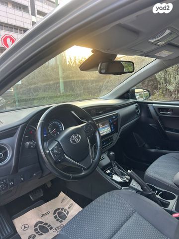 טויוטה קורולה