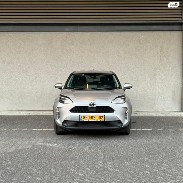 מודעת רכב טויוטה יאריס קרוס