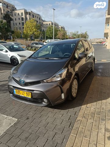 טויוטה פריוס פלוס