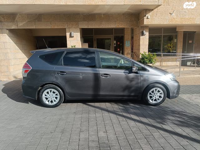 טויוטה פריוס פלוס