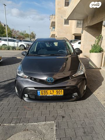 טויוטה פריוס פלוס