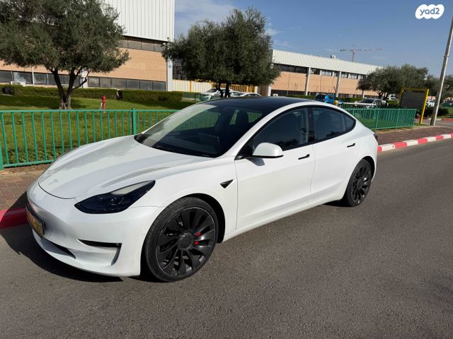 מודעת רכב טסלה מודל 3