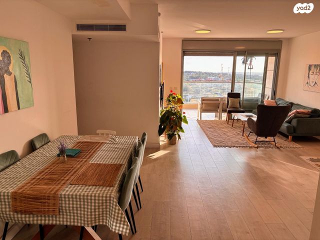 שדרות מקס ואמפרו שיין 6