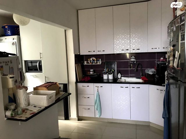 ז'בוטינסקי 25