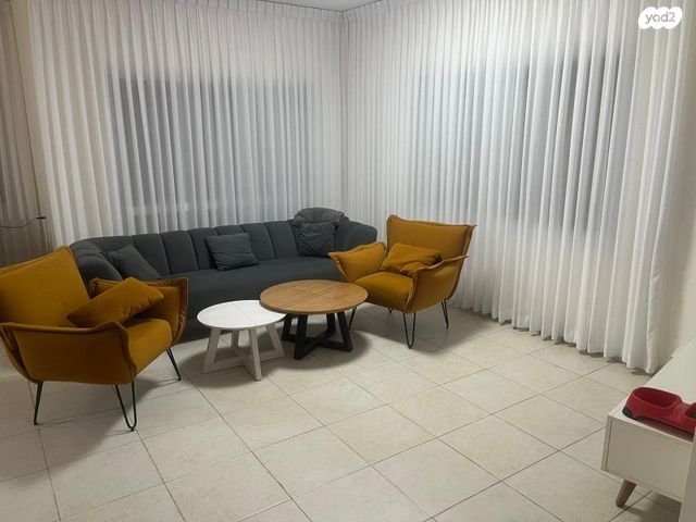 בית פרטי/ קוטג', מזמור 2, נעורים, ערד