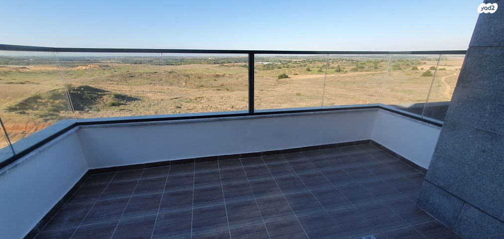 גג/ פנטהאוז, הרב אבא אבוחצירה 17, שדרות בפארק, שדרות