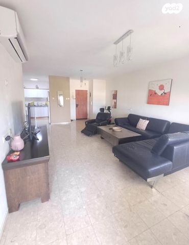 דירה, שדרות רוטשילד 15, רובע ט"ו, אשדוד