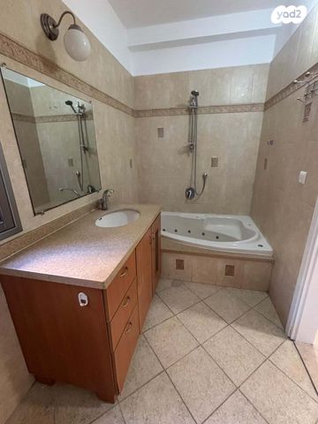 דירת גן, בת חן 26, רמת חן, חיפה