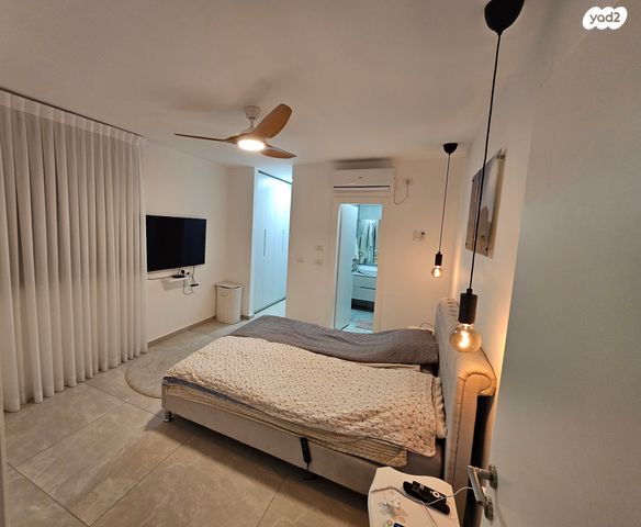 גג/ פנטהאוז, אסתר המלכה 18, כרמי גת, קרית גת