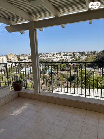 דירת גן, בת חן 26, רמת חן, חיפה