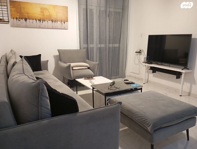 גאון הירדן 302