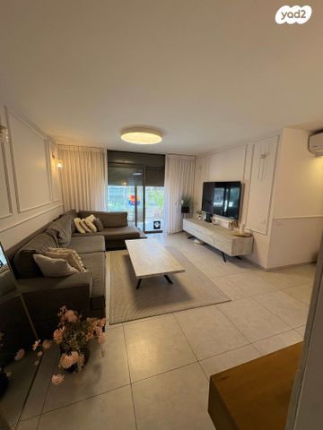 דירה, גפן 11, החורש, חריש