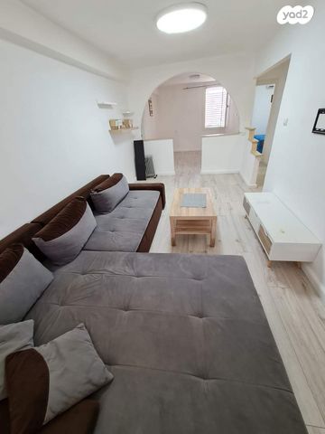 דירה, שמעון בר גיורא 18, שכונה ד', באר שבע