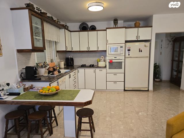 דירה, הראשונים 74, קרית חיים מזרחית, חיפה