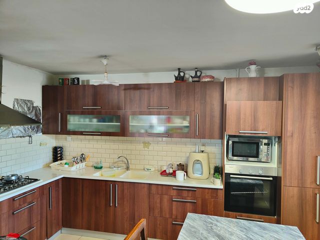 גיורא יוספטל 13