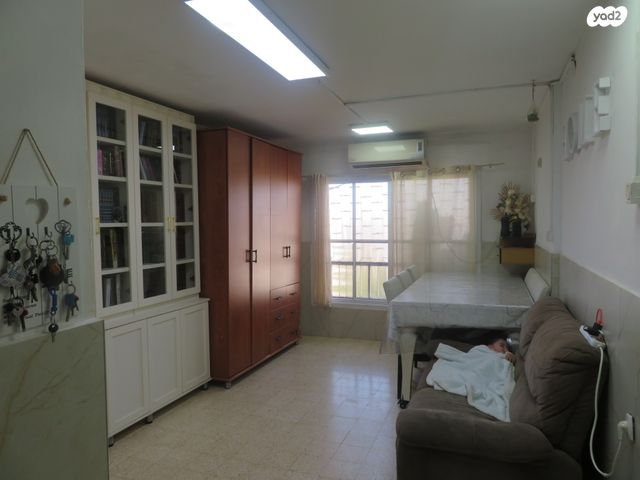 הרב חזני 1138