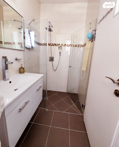 חיים הרצוג 29