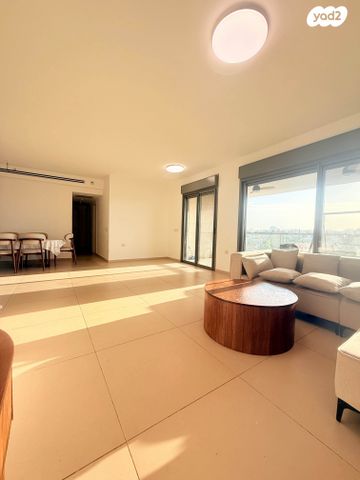 דירה, משה פריד 43, חצרות המושבה, רחובות