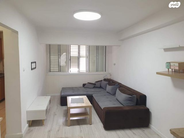 דירה, שמעון בר גיורא 18, שכונה ד', באר שבע