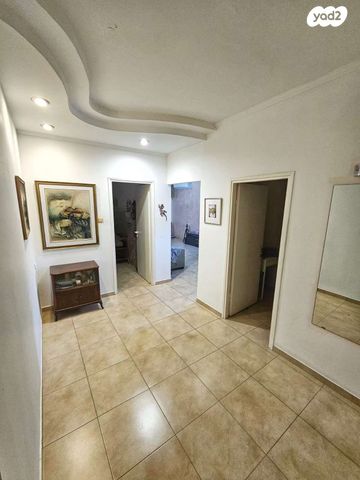 דרך יד לבנים 176