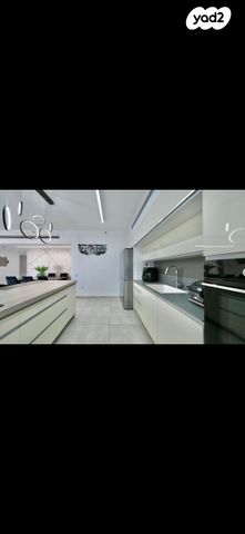 דירה, עין שמש 11, גבעת סביון, גני תקווה