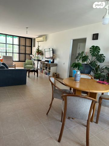 דירה, שקד 10, נווה עופר, תל כביר, תל אביב יפו