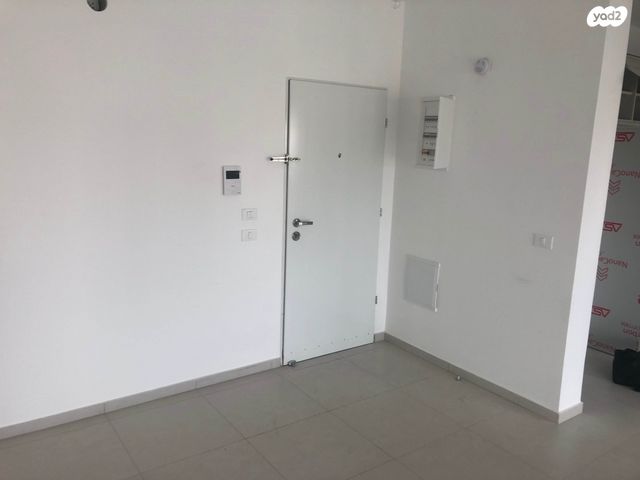 דירה, שלום הגליל 1, אריק שרון, נהריה