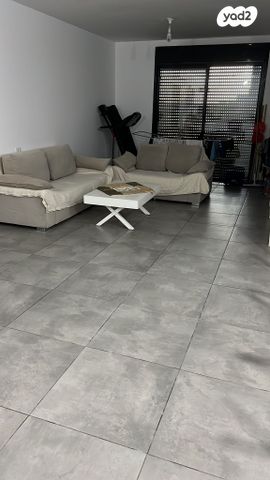 דירה, הרב אבא אבוחצירה 25, שדרות בפארק, שדרות