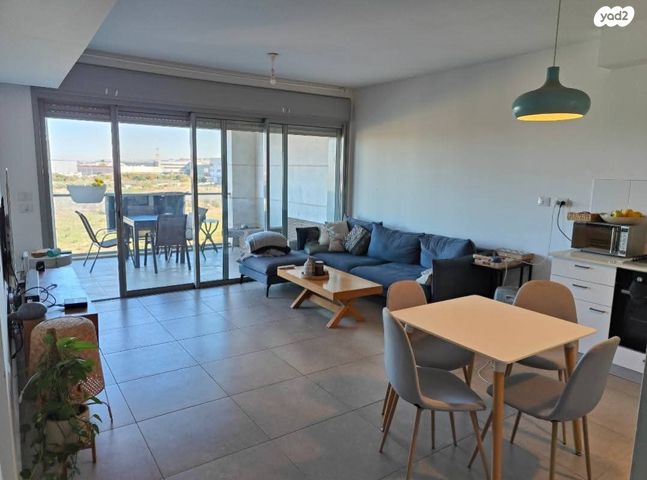 דירה, נחשול 12, נופרים, ראש העין