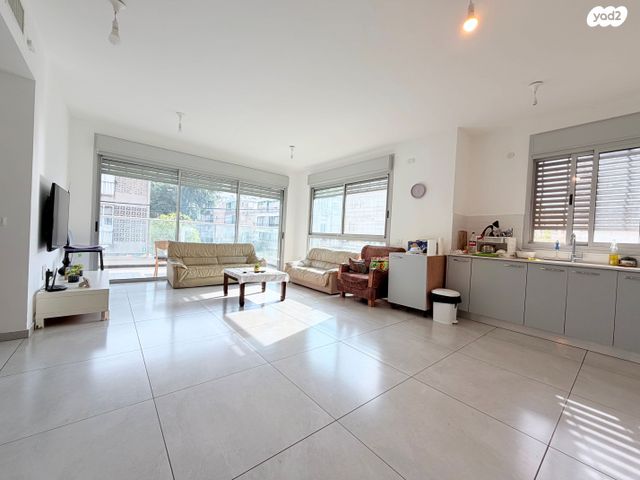 דירה, גוש עציון 10, הל"ה, גבעתיים