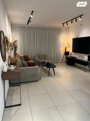 מאיר אריאל 13