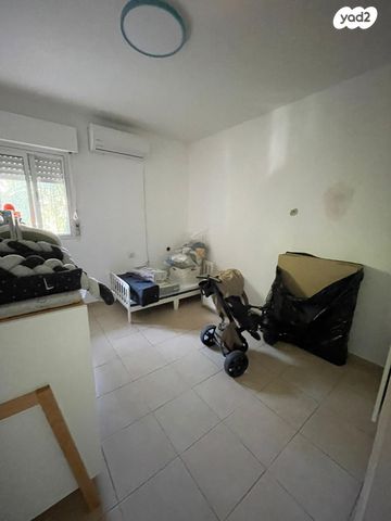 דירה, עובד לדיז'נסקי 10, אושיות, רחובות