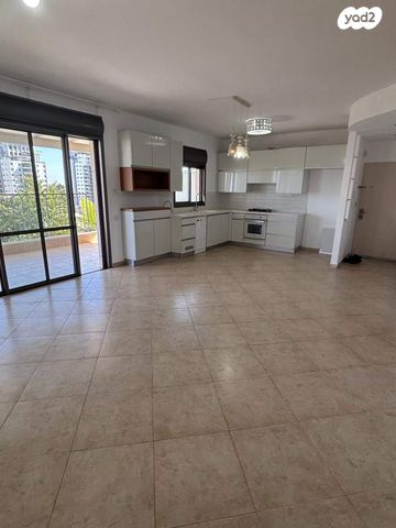 דירת גן, בת חן 26, רמת חן, חיפה