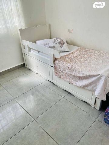 דירת גן, שדרות הרב עזיזי דיעי 8, שאר העיר, חצור הגלילית